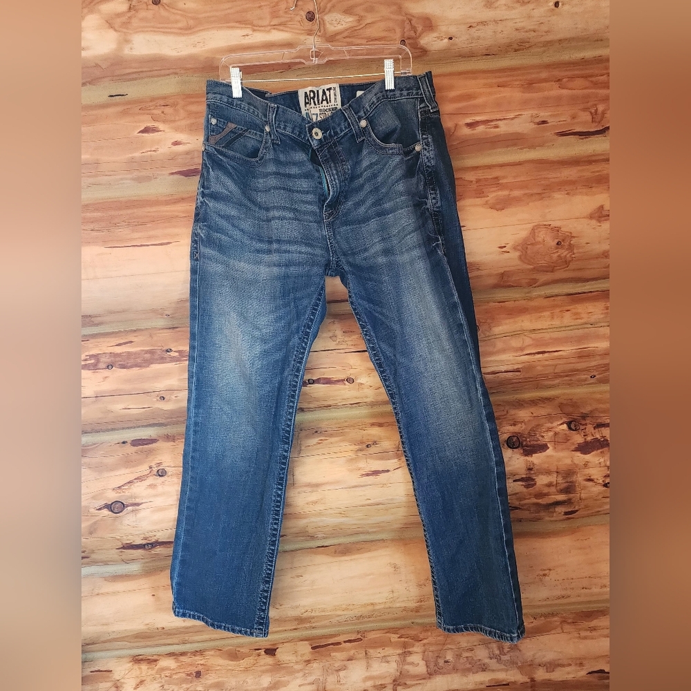 Ariat Men's Medium Wash Rocker M7 Straight Jeans